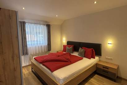 04_apart_bergkristall_schlafzimmer.jpg