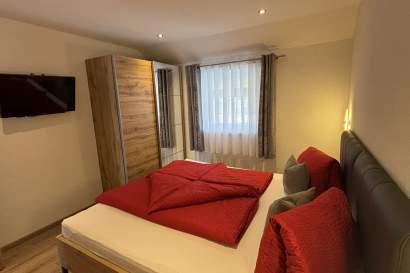 05_apart_bergkristall_schlafzimmer.jpg